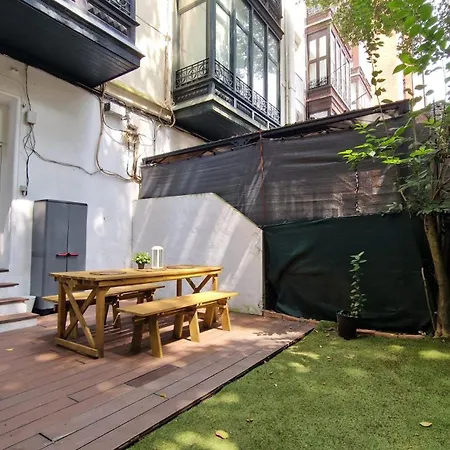 Unique Location - 130m2 & Garden Close To Museums