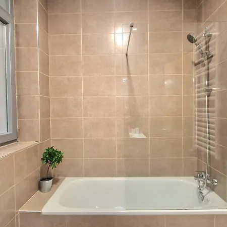 Apartment Unique Location - 130m2 & Garden Close To Museums