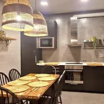 Unique Location - 130m2 & Garden Close To Museums Apartment *