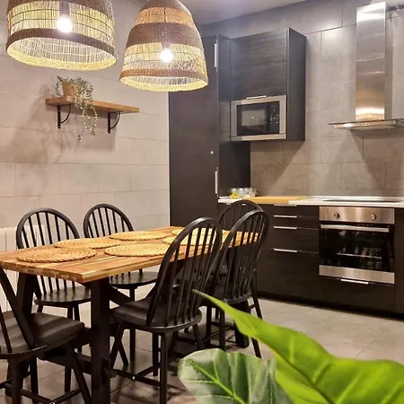 Unique Location - 130m2 & Garden Close To Museums Lejlighed *