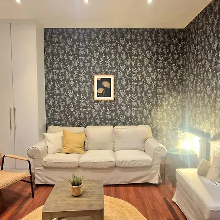 Unique Location - 130m2 & Garden Close To Museums Lejlighed