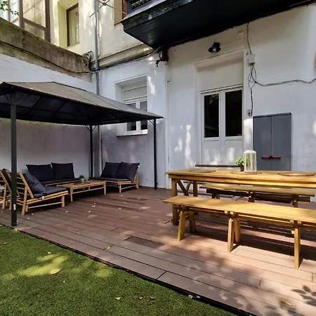 Unique Location - 130m2 & Garden Close To Museums