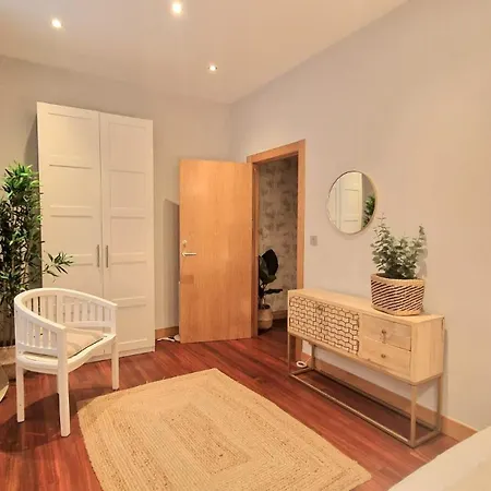 Lejlighed Unique Location - 130m2 & Garden Close To Museums *