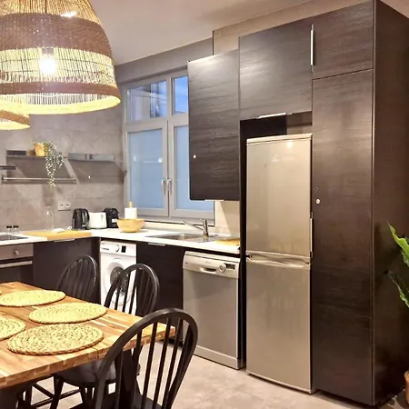 Apartment Unique Location - 130m2 & Garden Close To Museums