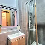 Unique Location - 130m2 & Garden Close To Museums Appartamento